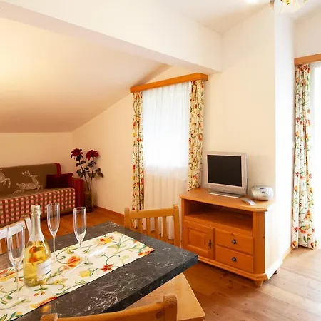 Almliesl Gold-705 Apartment
